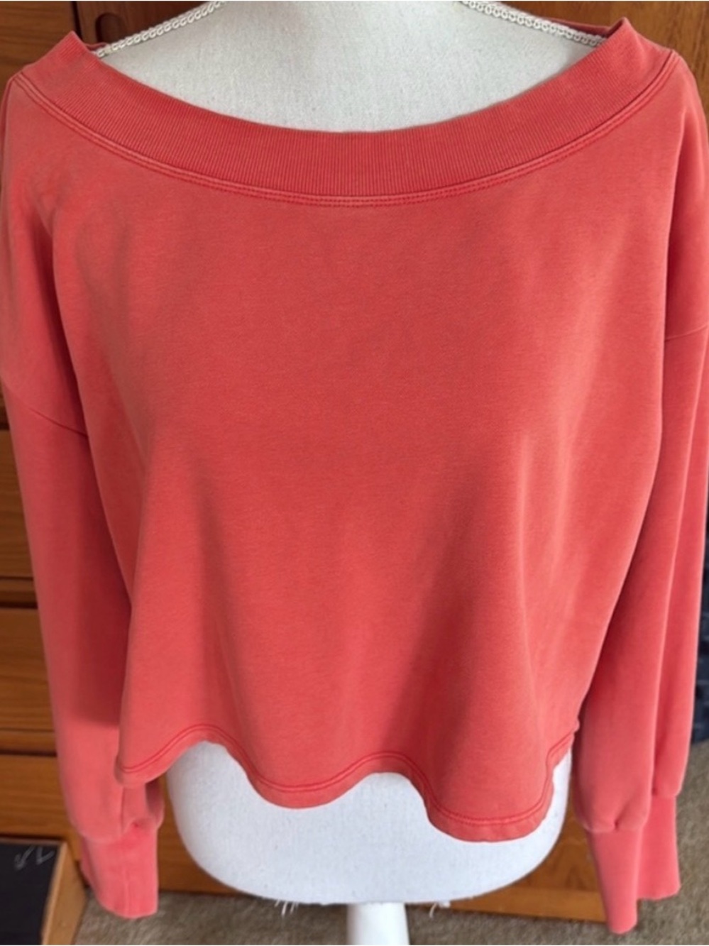 Daily Practice Coral Sweatshirt off the shoulder cropped size medium